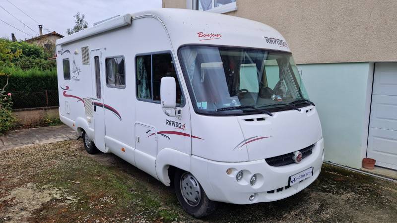 Vente d'un intégral sur châssis Al-ko avec sa motorisation récente et refaite à neuf à La Rochefoulcauld à proximité d'Angoulême