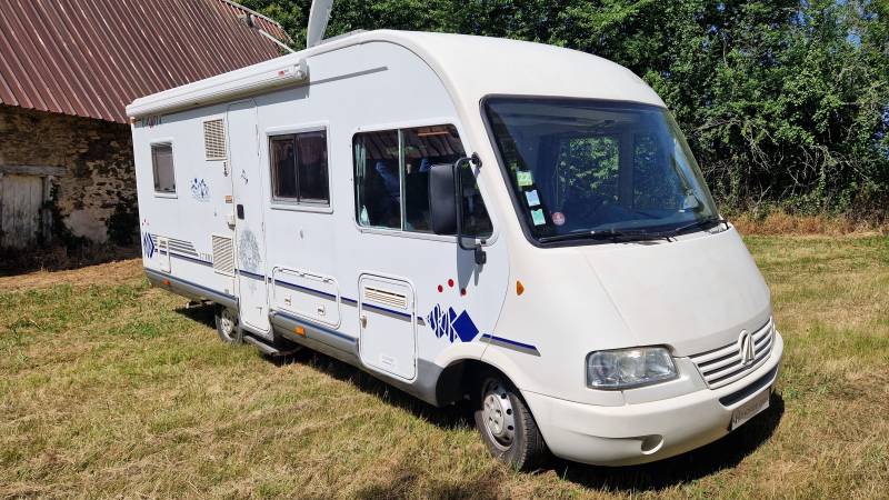 A vendre intégral lit permanent à la française avec climatisation cellule à Concèze à proximité d'Arnac-Pompadour en Corrèze.