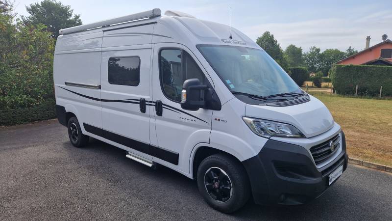 Vente Fourgon aménagé 6 m avec 4 places CG et 5 couchages à Boisseuil à proximité de Limoges en Haute-Vienne.