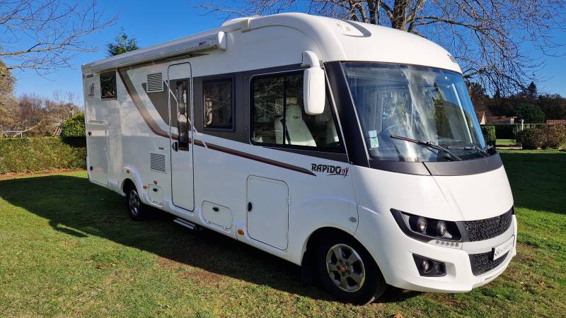 Ventre intégral lit récent 1ère main avec double plancher et lit central à Bessines Sur Gartempe à proximité de Châteauponsac.